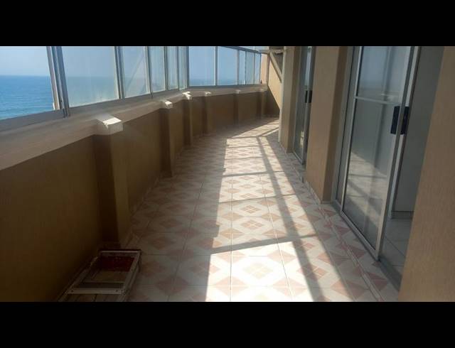3 BEDROOM APARTMENT FOR SALE IN ISIPINGO BEACH